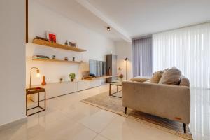 Modern Gem Central Sliema Steps to Valletta Ferry by Buena Vista