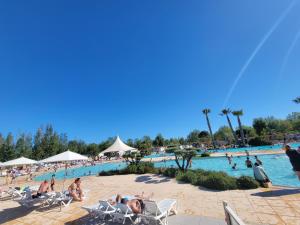 Tentes de luxe Superbe mobile home neuf - Mazet 71 - Camping la Carabasse : Tente