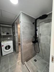 Damians Cozy Pool Apartment