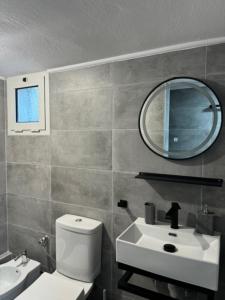 Damians Cozy Pool Apartment