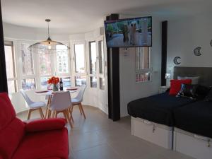 COBLANCA 5-STUDIO EXCLUSIVO