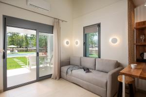 Theros Serenity Suites