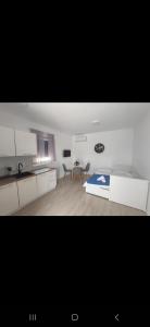 Apartments Anamarija