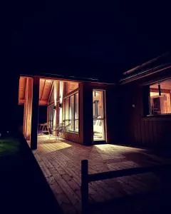 Snowcake Cottage - 温斯特拉