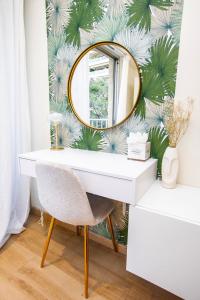 Evasion Menton vue mer proche plage et gare