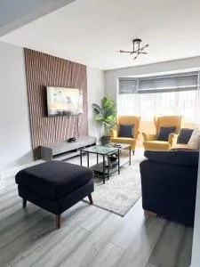 Beautiful Newly Renovated House in Rainham Essex - Rainham