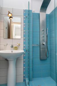 Naxos City Center Room Superior Quadruple Room Balcony