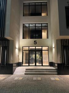 شقة جديدة وفاخرة بالقرب من الحرم .