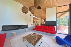Spectaculaire villa darchitecte avec piscine à 2km des plages