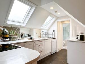 Anas Place near West Hampstead- 2 Double Beds, Max 4 People