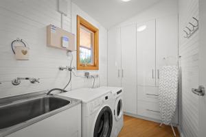 Blissful Birchs Bay - Gorgeous 3 Bedroom House