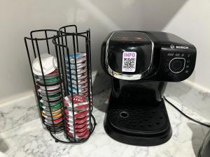 Lancing Apartments - Spacious 2 Bed - Sleeps 6 - Burnham Village