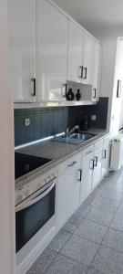 Helle Ferienwohnung mit Garten und Terrasse, direkt am Waldrand gelegen