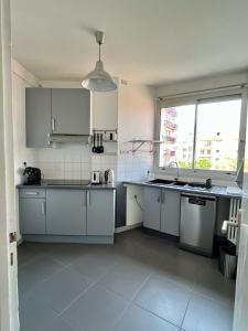 2P calme - climatisation - 70m du métro M4 Barbara - 4 pers maximum