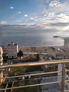 Seaview apartment in Durres beach, Albania -Elavator, Air-condition, Internet provided