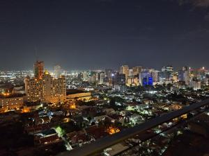 The Median (Rishanna Cozy Studio)