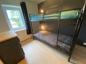Maisons de vacances Maison familiale 4 chambres avec jardin, cheminee, poele a bois, parking et Wi-Fi - FR-1-582-230 : photos des chambres