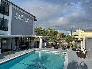 Fenwick Islander Motel