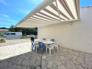 Maisons de vacances Maison a 650m de la mer avec jardin, veranda et WIFI - FR-1-231-325 : photos des chambres