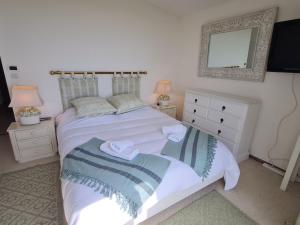 Villa 5 pièces avec piscine et vue mer à Grimaud - FR-1-780-79