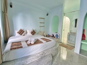 Phòng Tiêu Chuẩn Giường Lớn (Standard King Room)