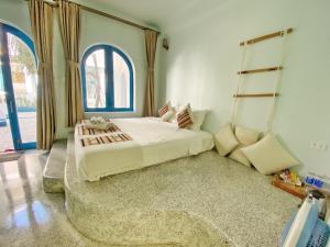 Phòng Tiêu Chuẩn Giường Lớn (Standard King Room)