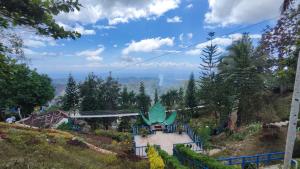 Island Skyview Resort - JVR by Hiverooms