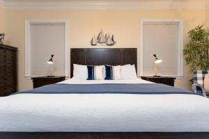 Be A Nomad - 1 block away to ocean