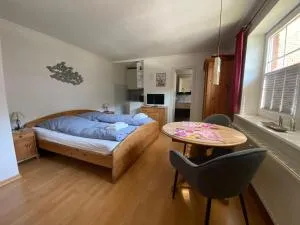 Sylvie Steinhardt, Wohnung 3 - List