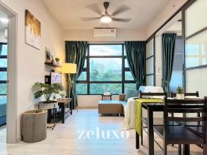 #7 Jesselton Quay City Pads City View by Zeluxo