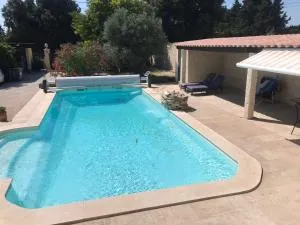 Studio 30 m2 accès Piscine - Pujaut