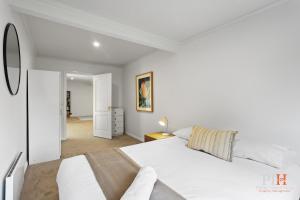 Spacious Retreat with Coastal Views