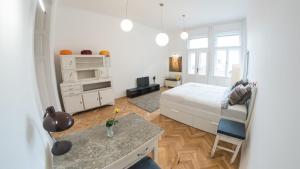 NewSunny Apartment at the BudaCastle