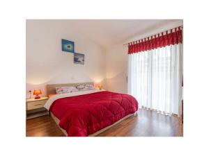 Villa van steen Mirela