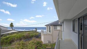 Clear Water at The Entrance by HolidayCo