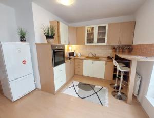 Castle Apart with Terrace Self-Check-In