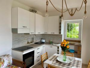 SEBINO apartment lake view di Villa Giuliana