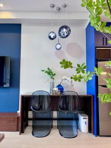 Deluxe Executive Corner Unit in Makati