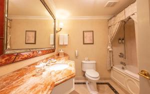Standard King Room room in Delamar Greenwich Harbor