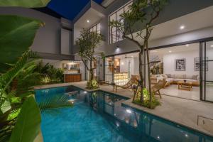 Puri Senang - Modern 4BR Pool Villa , Central Berawa , 6 min to Beach & Finns