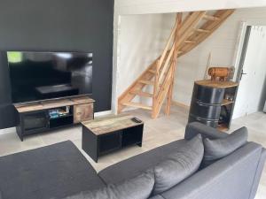 Maisons de vacances Chalet 6-8 personnes avec jeux et jaccuzi - Nahleo Chalet : photos des chambres