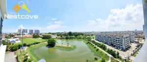 The Quartz Residence & Suites Infinity Pool By Nestcove