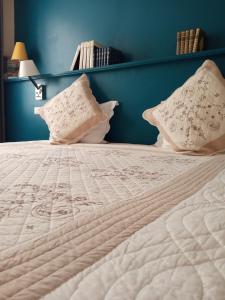 Hotels Les Arcades Le Lion D'or : photos des chambres