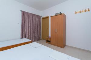 Apartments by the sea Podaca, Makarska - 4734