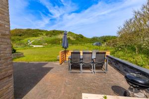 Hogehilweg 16 vakantiehuis, Direct onder de duinen - eigen parkeerplaatsen