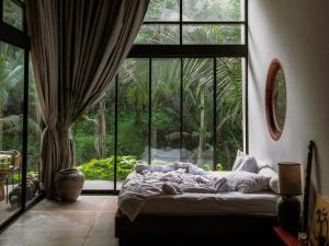 Ubud zen river house, secluded tranquil retreat in nature
