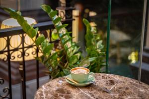 Golden Star Apartment & Hotel