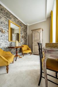 Hotels Hotel de la Poste a Avallon, Bourgogne : photos des chambres