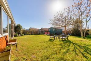 Maisons de vacances Douce escapade avec jardin a 800m de la plage : photos des chambres
