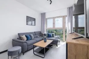 Charming Apartment with Parking in Katowice by Noclegi Renters - Józefowiec